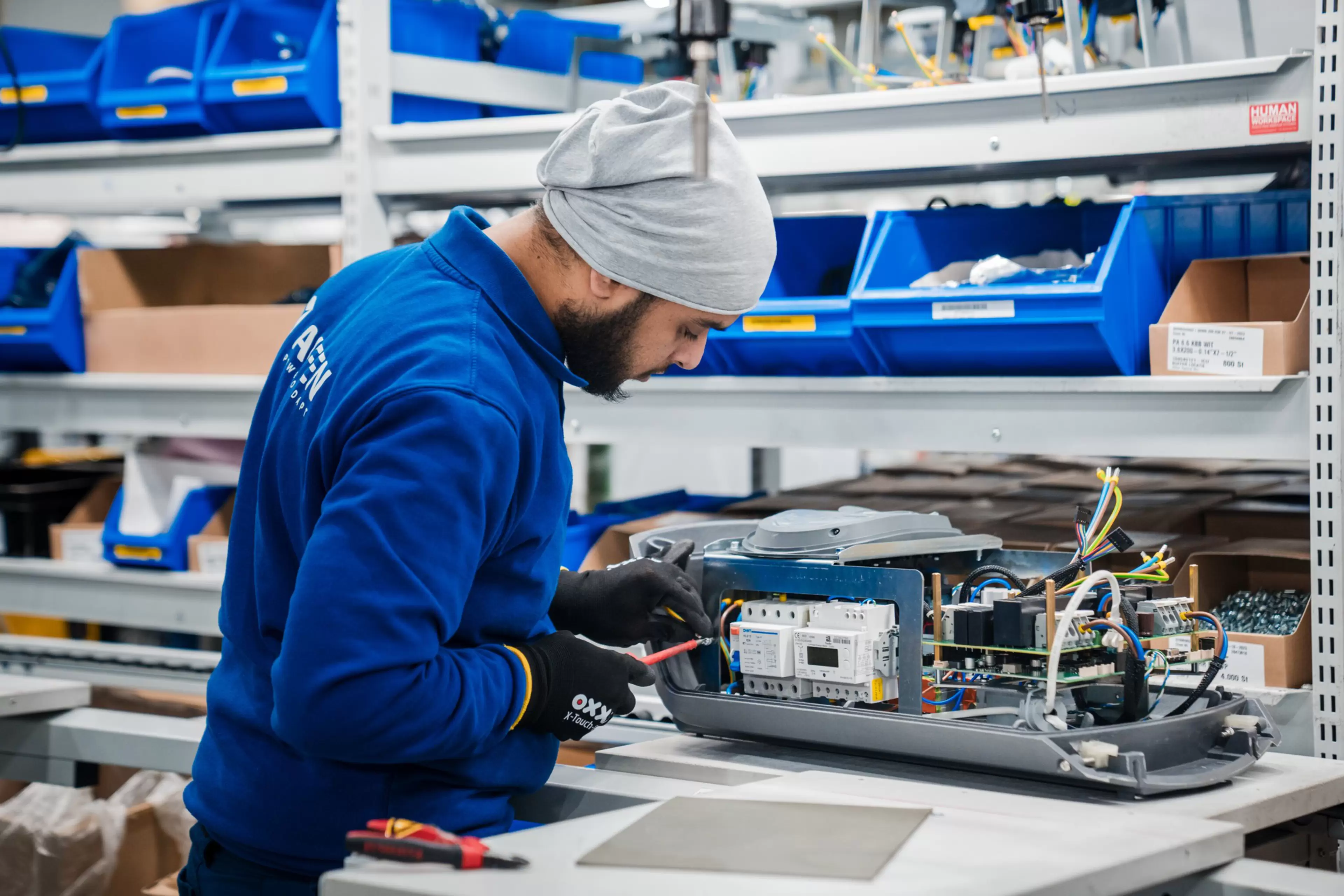 Zij-instromers en arbeidsmigranten: onbenutte kansen op technische arbeidsmarkt