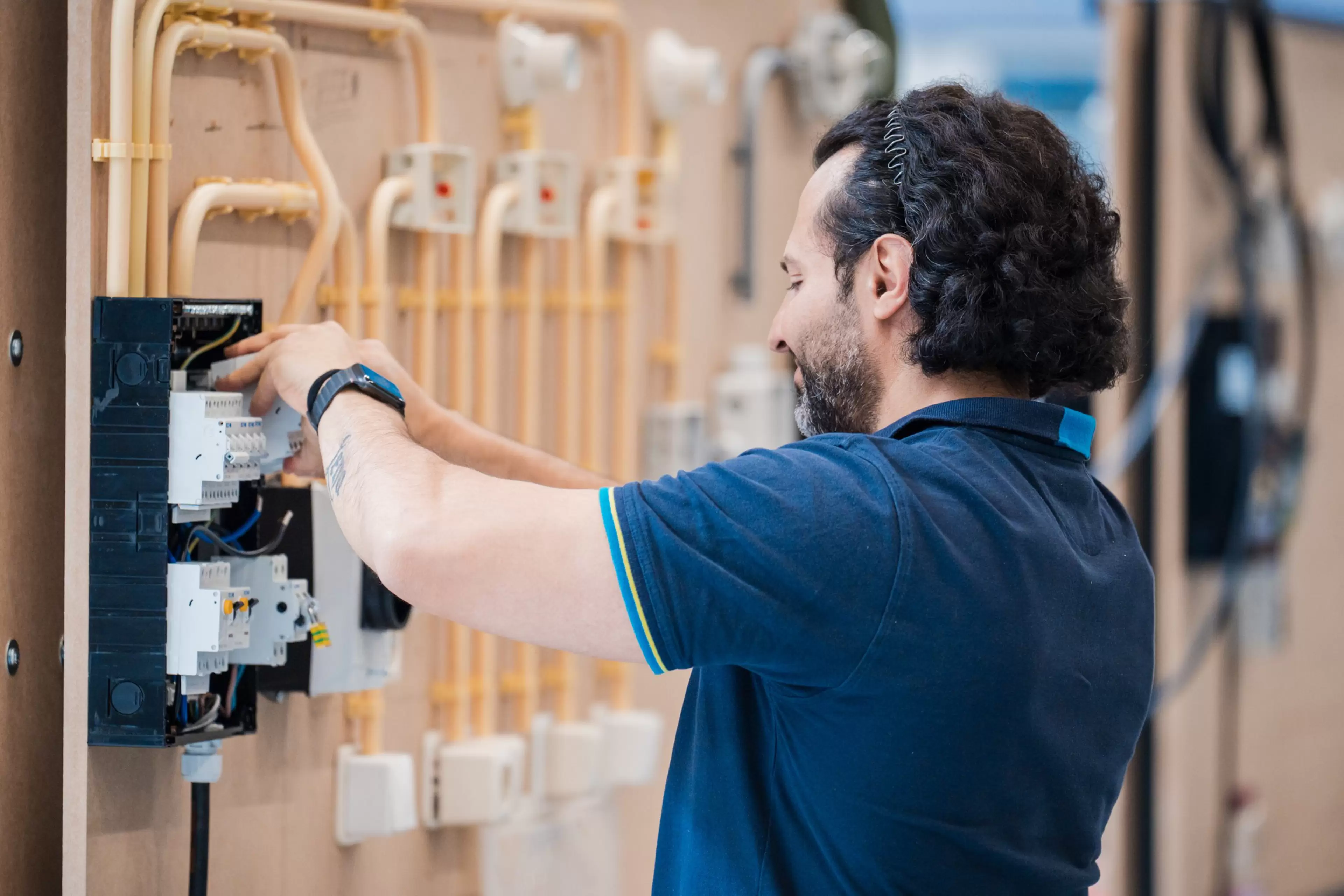 Header Handboek en adviesrapport Elektrische Veiligheid